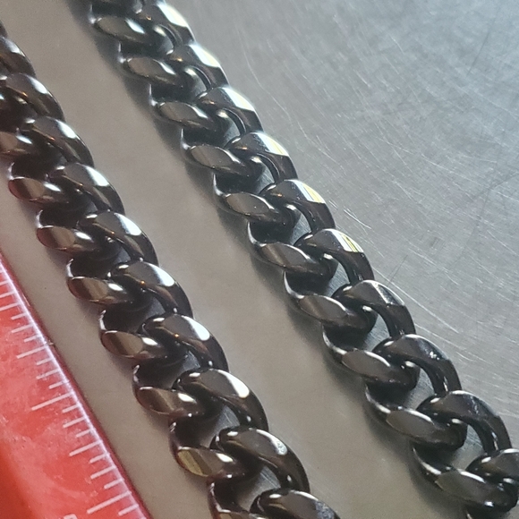 Alexander McQueen - Picture 7 of 9